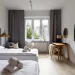 Travelers Haven Spacious 70m2 2 Bedrooms Balcony Old Town Area كراكوفيا