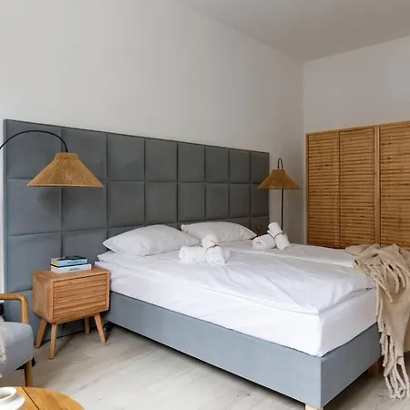 Travelers Haven Spacious 70m2 2 Bedrooms Balcony Old Town Area