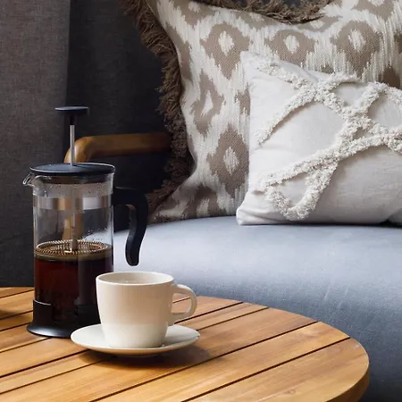 Travelers Haven Spacious 70m2 2 Bedrooms Balcony Old Town Area *