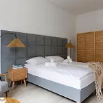 Travelers Haven Spacious 70m2 2 Bedrooms Balcony Old Town Area