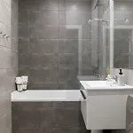 Travelers Haven Spacious 70m2 2 Bedrooms Balcony Old Town Area Διαμέρισμα Krasków