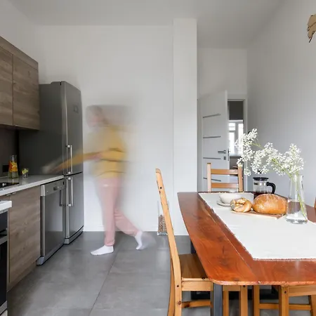 Travelers Haven Spacious 70m2 2 Bedrooms Balcony Old Town Area קרקוב