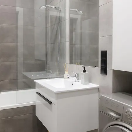 Apartmán Travelers Haven Spacious 70m2 2 Bedrooms Balcony Old Town Area Krakov